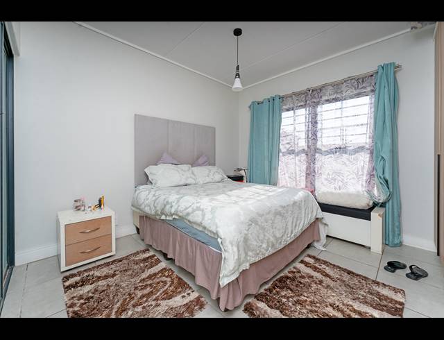 3 BEDROOM APARTMENT TO LET IN WATERFALL